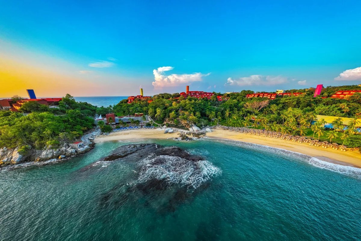 Las Brisas Huatulco resort